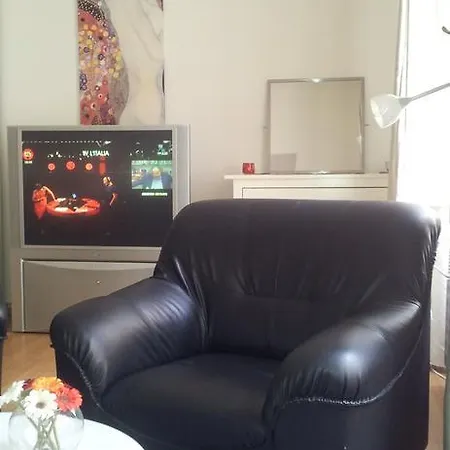 Naprstkova Apartment *
