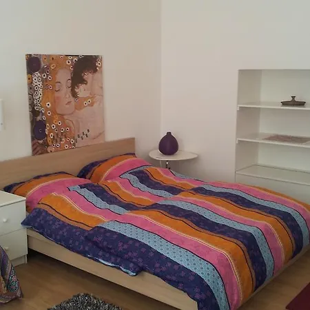 Naprstkova Apartment *